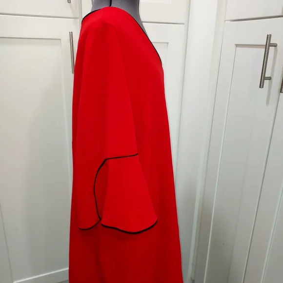 Chic Red V-Neck Dress - Picture 4 of 6